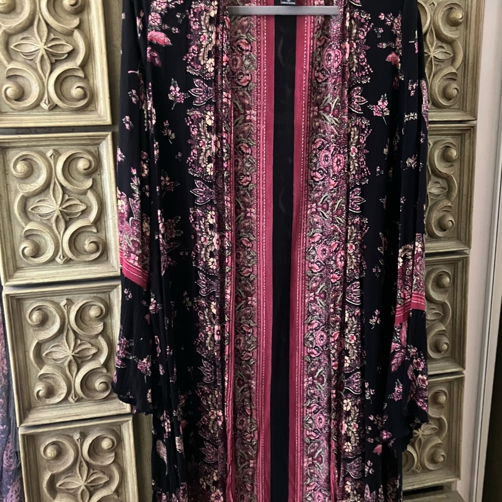 Angie Boho Open Front Duster in Black and Deep Pink